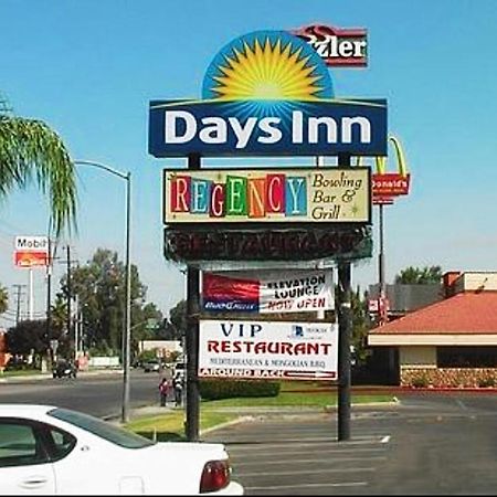 Days Inn By Wyndham Bakersfield Buitenkant foto