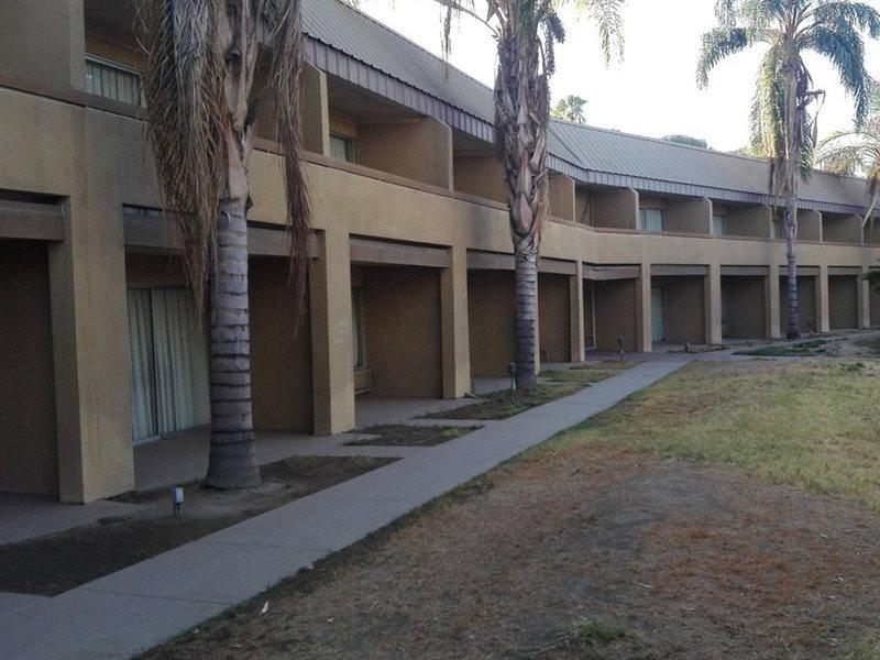 Days Inn By Wyndham Bakersfield Buitenkant foto
