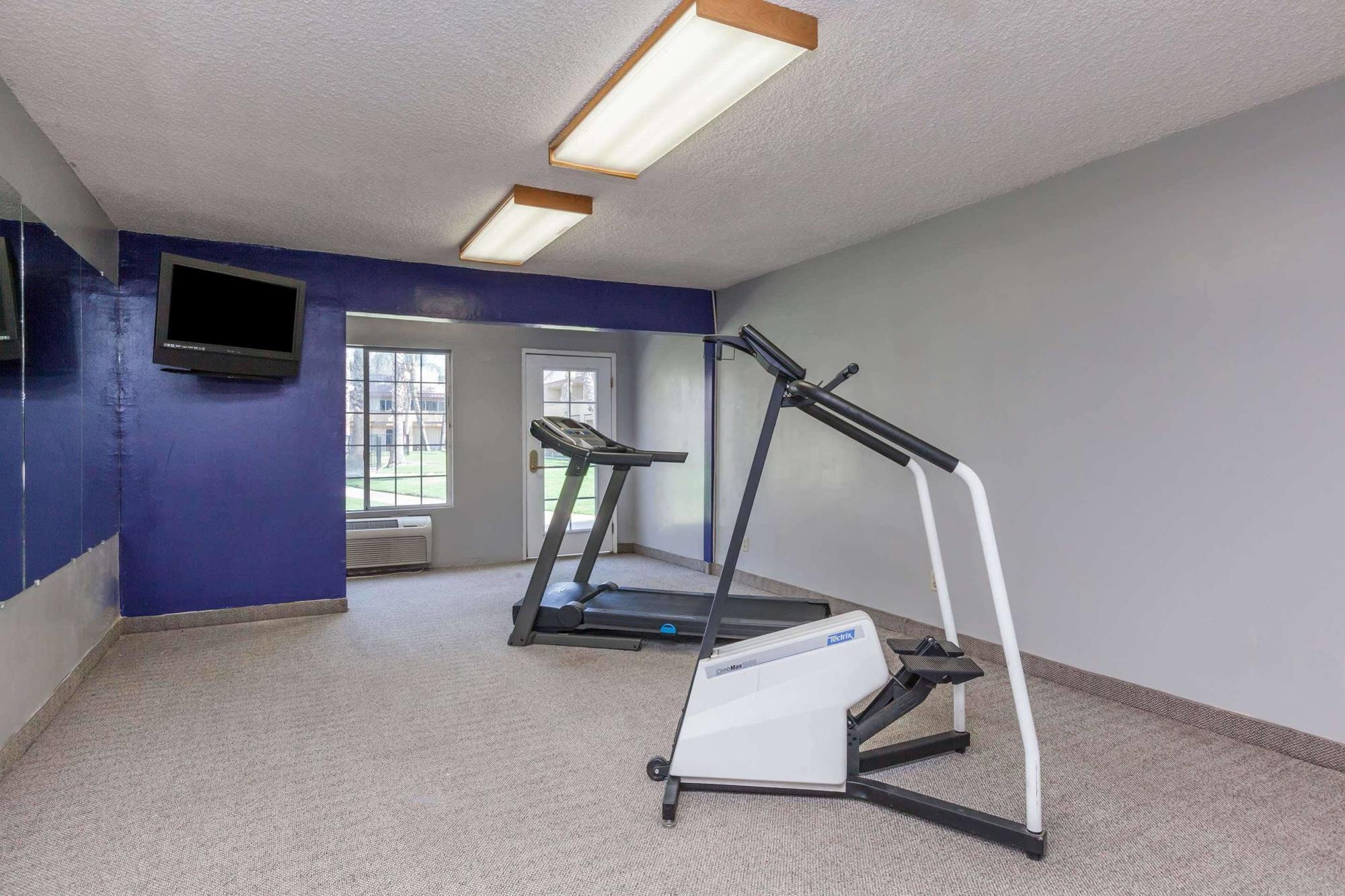 Days Inn By Wyndham Bakersfield Buitenkant foto