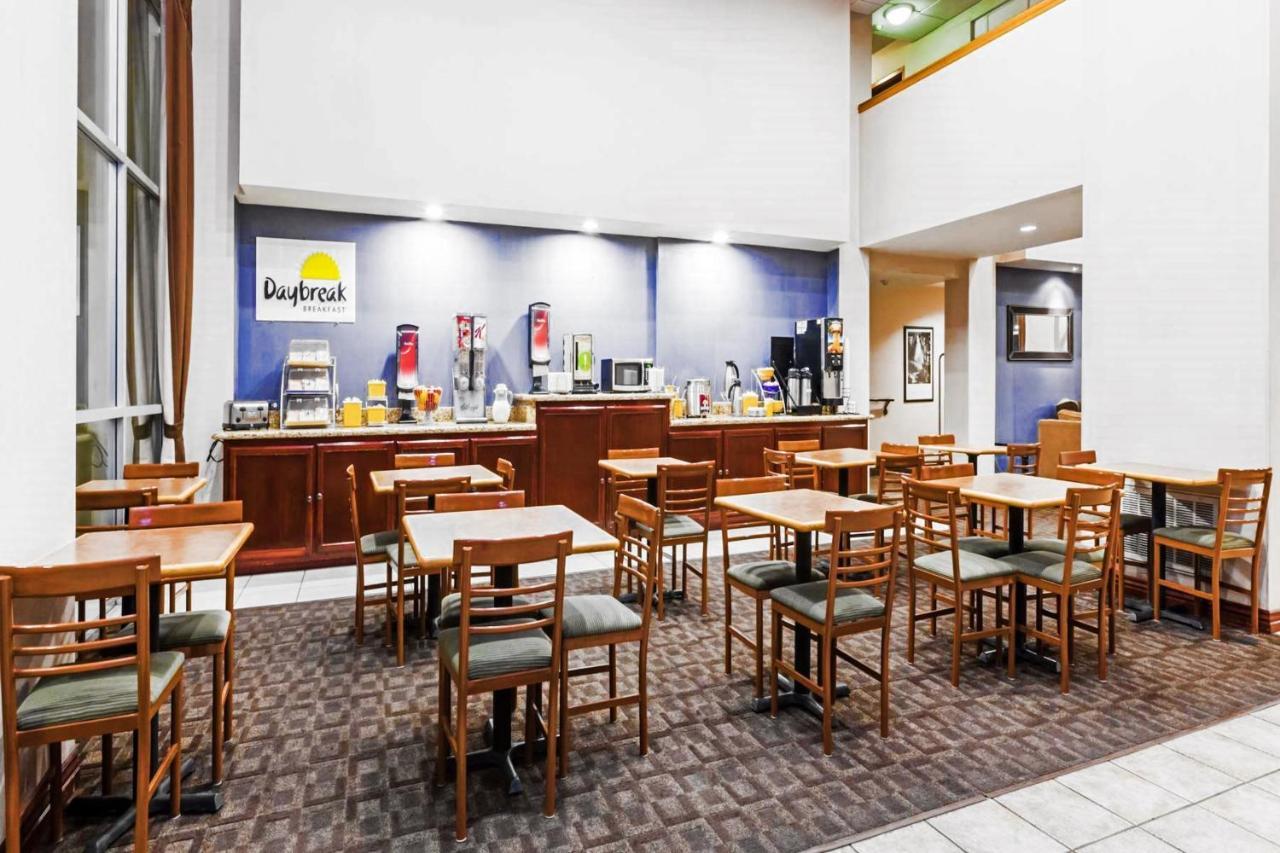 Days Inn By Wyndham Bakersfield Buitenkant foto