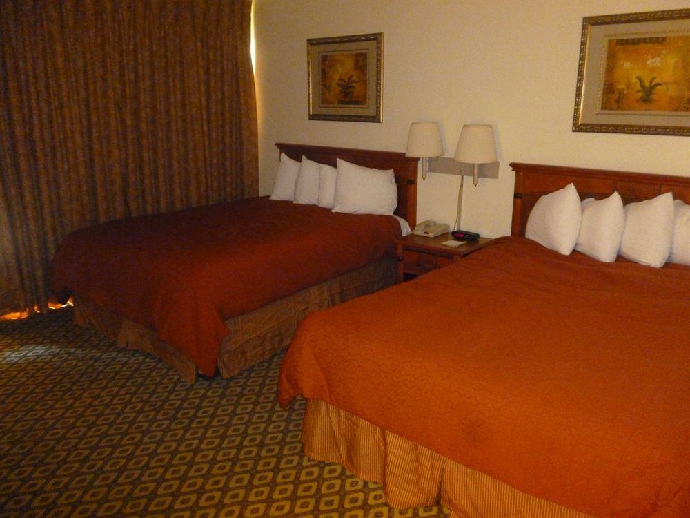 Days Inn By Wyndham Bakersfield Buitenkant foto